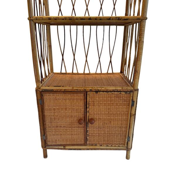 Mid 20th Century Vintage 30” Tall Bamboo Rattan Shelves Bookcase Cabinet Etagere - Picture 3 of 16